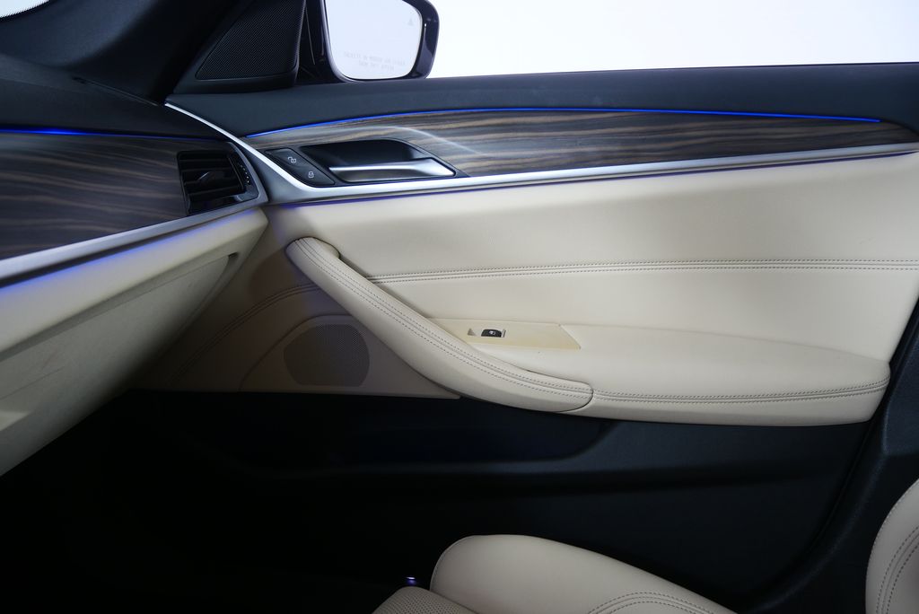 2022 BMW 5 Series 530i 26