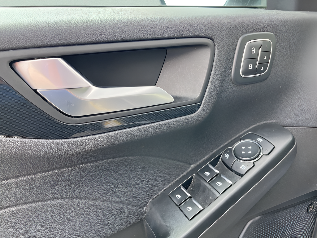 2024 Ford Escape ST-Line Select - Photo 20