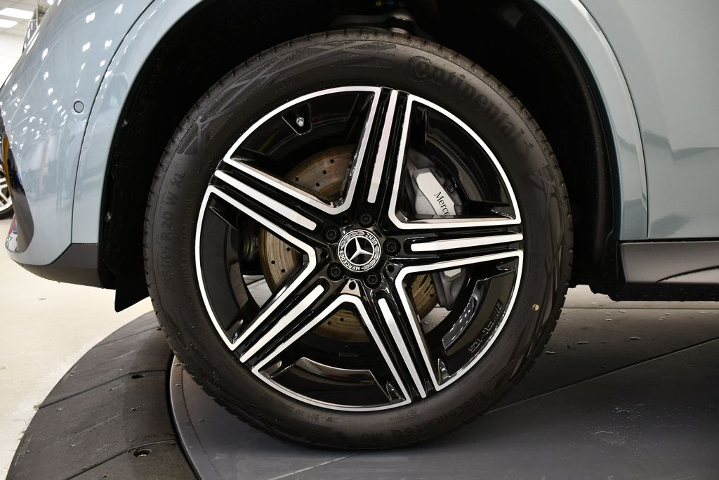 2025 Mercedes-Benz GLC 300 13
