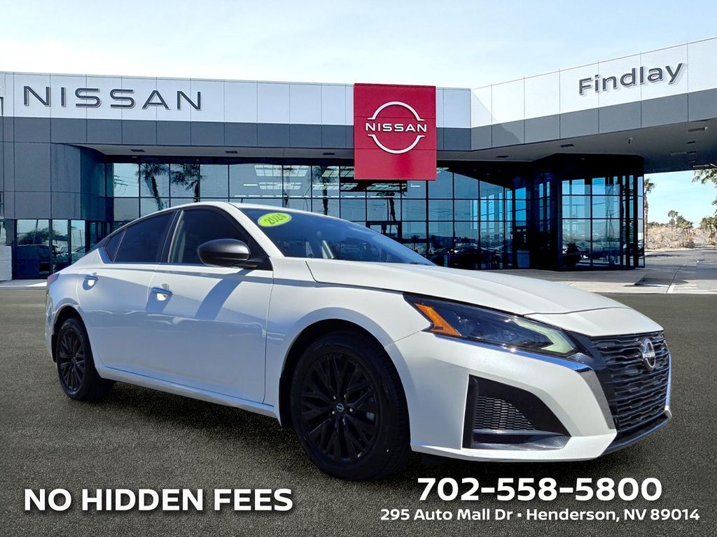 Pearl White Tricoat 2024 Nissan Altima Sedan Front-Wheel Drive Continuously Variable Transmission