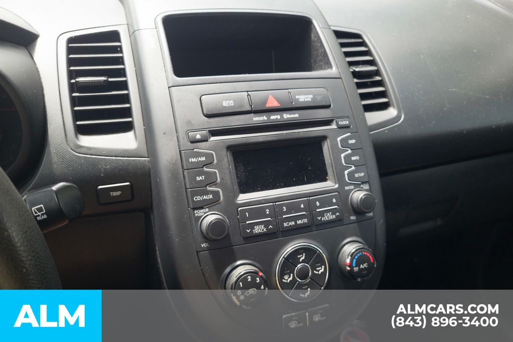Used 2013 Red Kia Base image 8