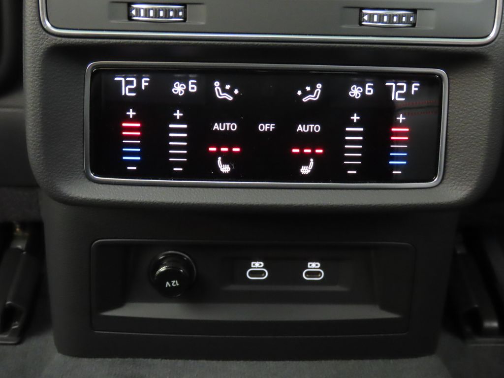 Thumbnail: 2026 Audi RS Q8 - 24