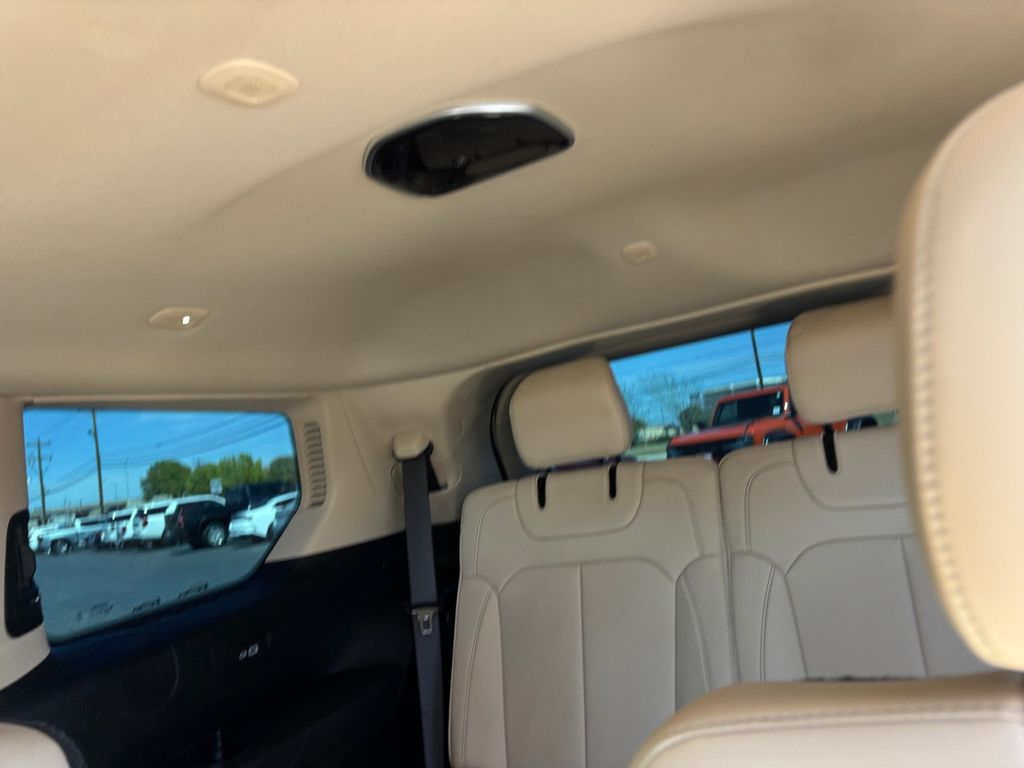 Used Car 2022 Jeep Grand Cherokee L  Limited For Sale Under $30,000 In Austin, Texas