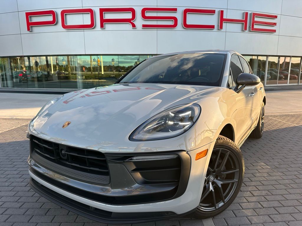 Thumbnail: 2023 Porsche Macan - 1