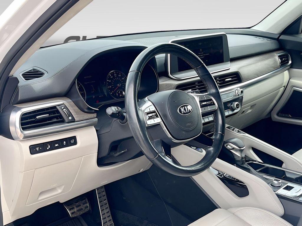 Used 2020 White Kia SX image 9