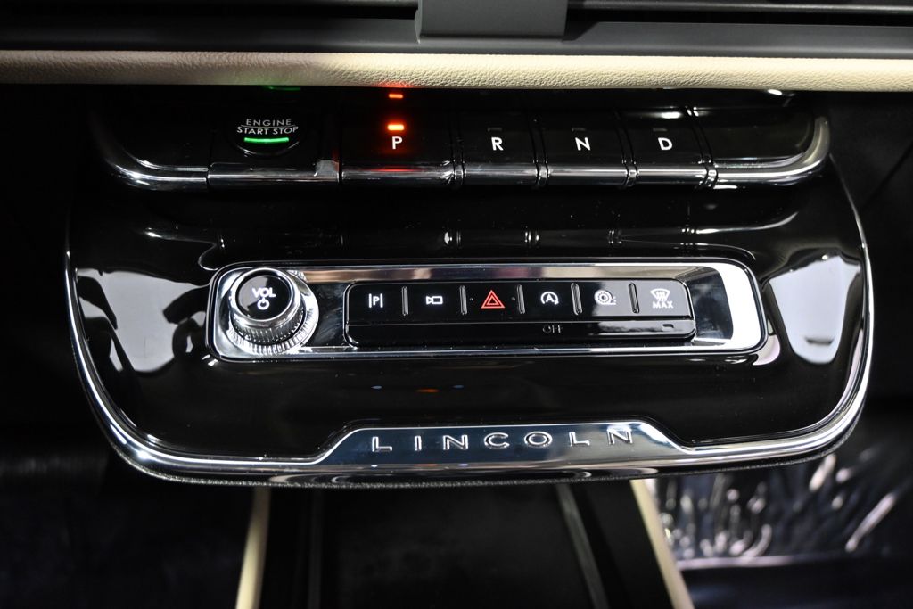 New 2026 Red Lincoln Premiere image 32