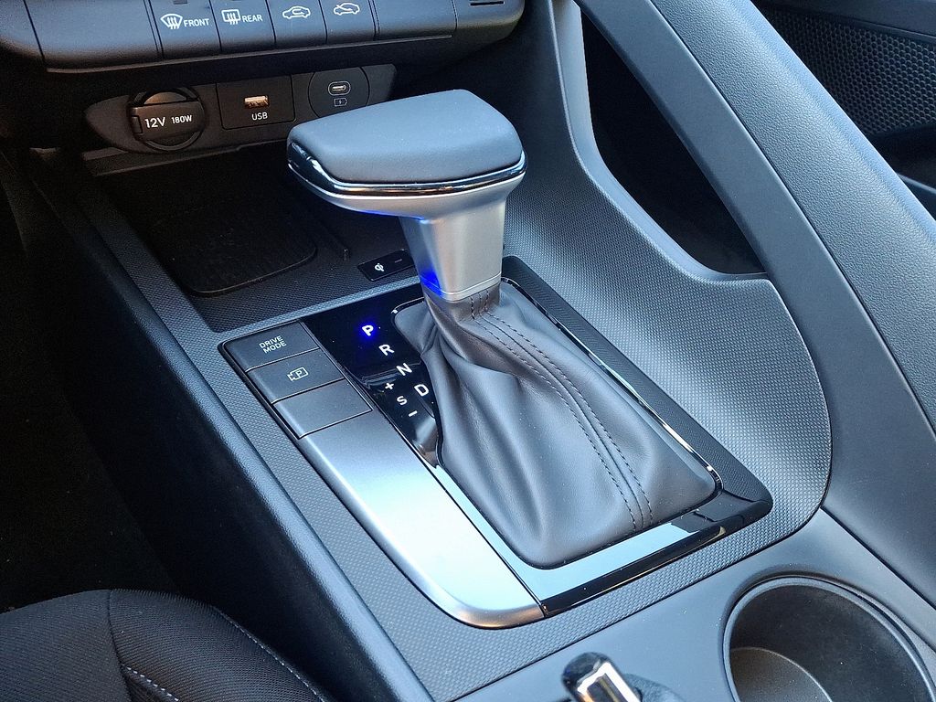 2025 Hyundai Elantra Sport 8