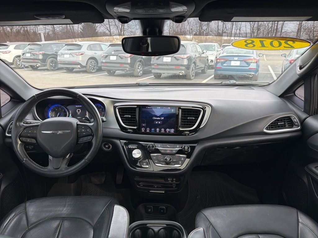 Thumbnail: 2018 Chrysler Pacifica - 12