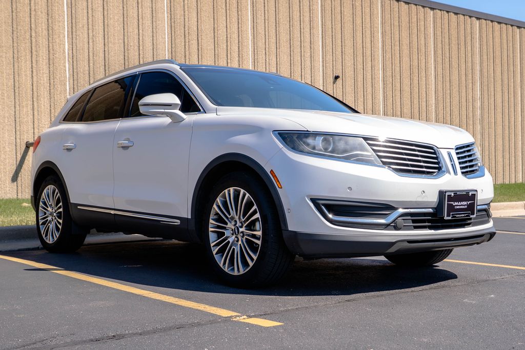 Used 2018 Lincoln MKX Reserve with VIN 2LMPJ8LR3JBL35631 for sale in Glendale, WI