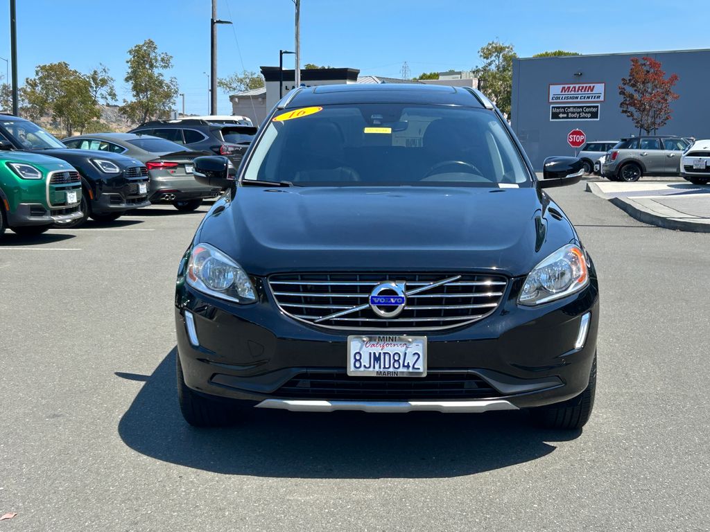 Thumbnail: 2016 Volvo XC60 - 8