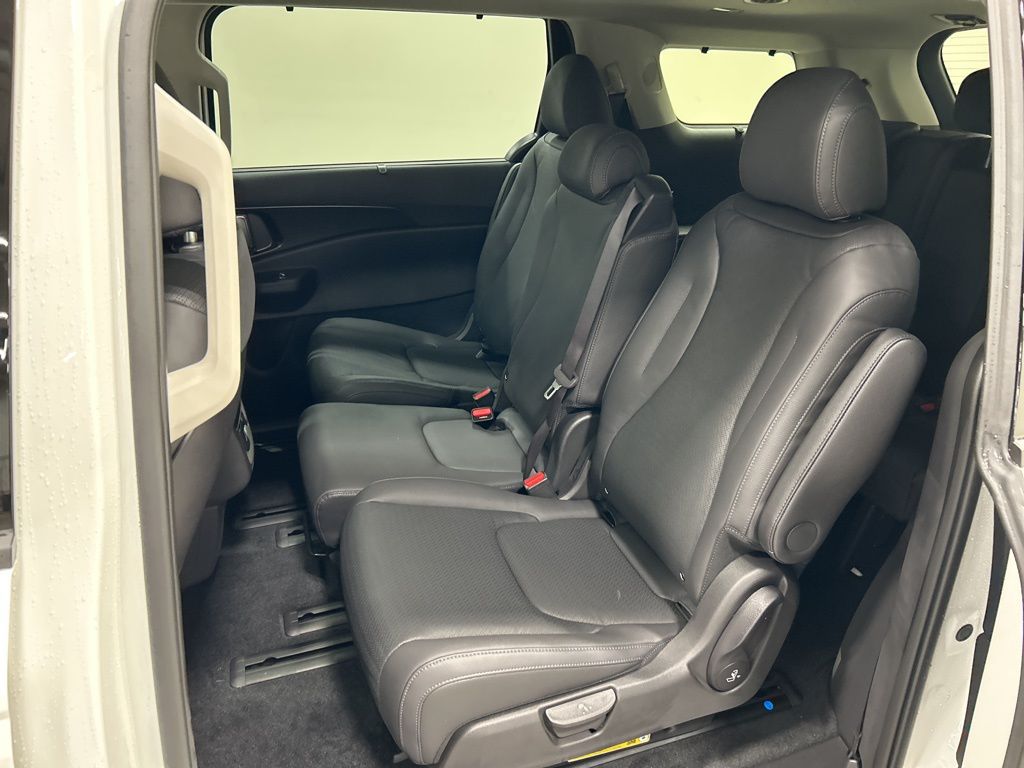 new 2026 Kia Carnival Hybrid car, priced at $52,865