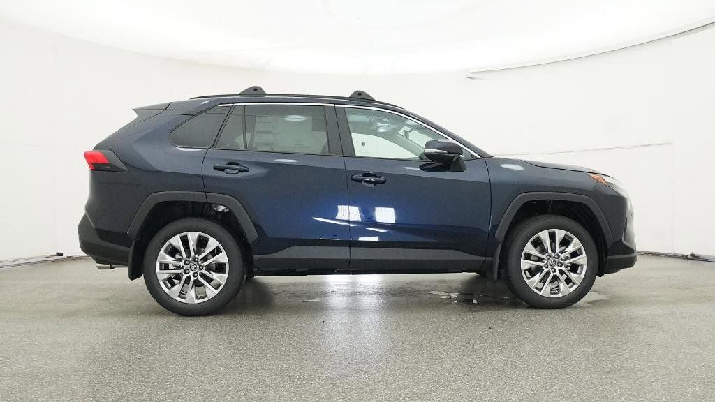 Thumbnail: 2025 Toyota RAV4 - 17