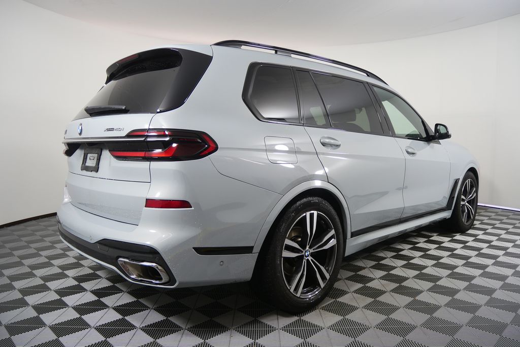 Thumbnail: 2023 BMW X7 - 3