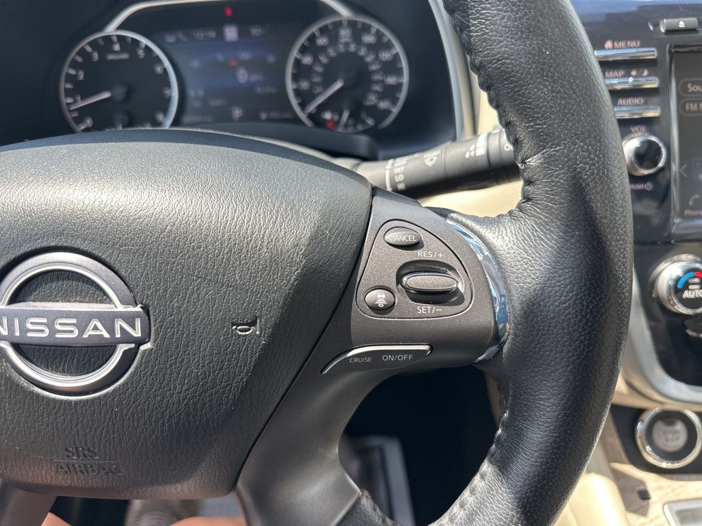 2023 Pearl White Tricoat Nissan Murano SL FWD SUV