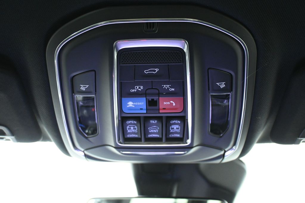 Thumbnail: 2025 Jeep Grand Cherokee - 20