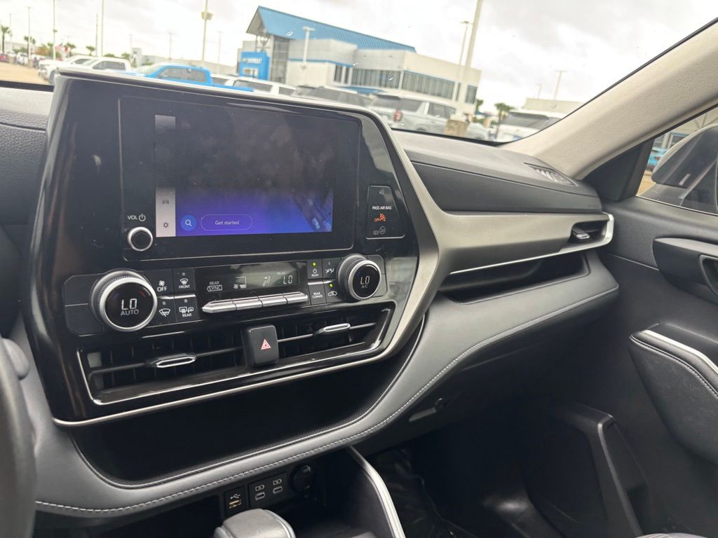 2024 Toyota Highlander LE Gray at Gullo Toyota