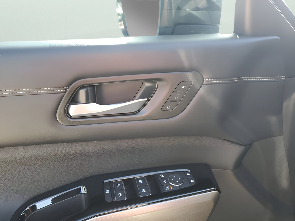 Used Car 2023 Nissan Pathfinder  Platinum For Sale Under $35,000 In Austin, Texas