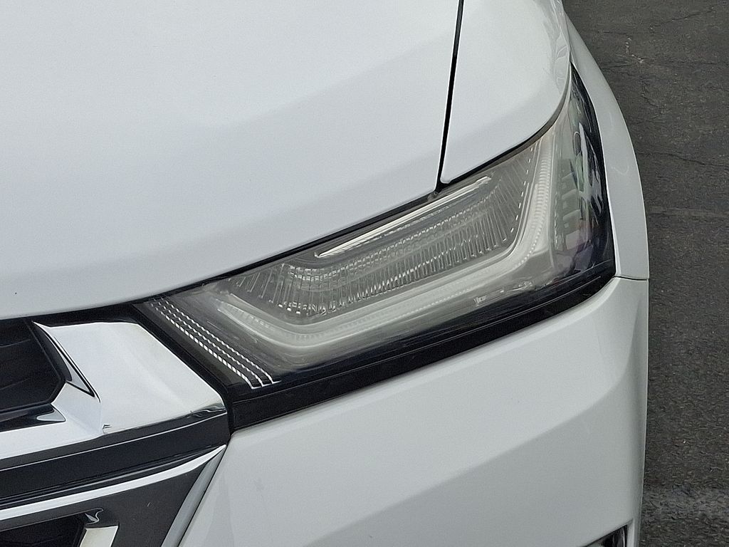 Thumbnail: 2023 Chevrolet Traverse - 9