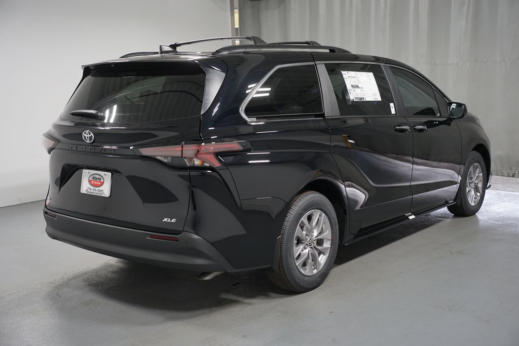 Thumbnail: 2026 Toyota Sienna - 8