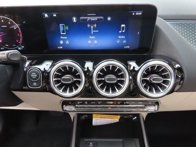 Thumbnail: 2025 Mercedes-Benz GLA - 24