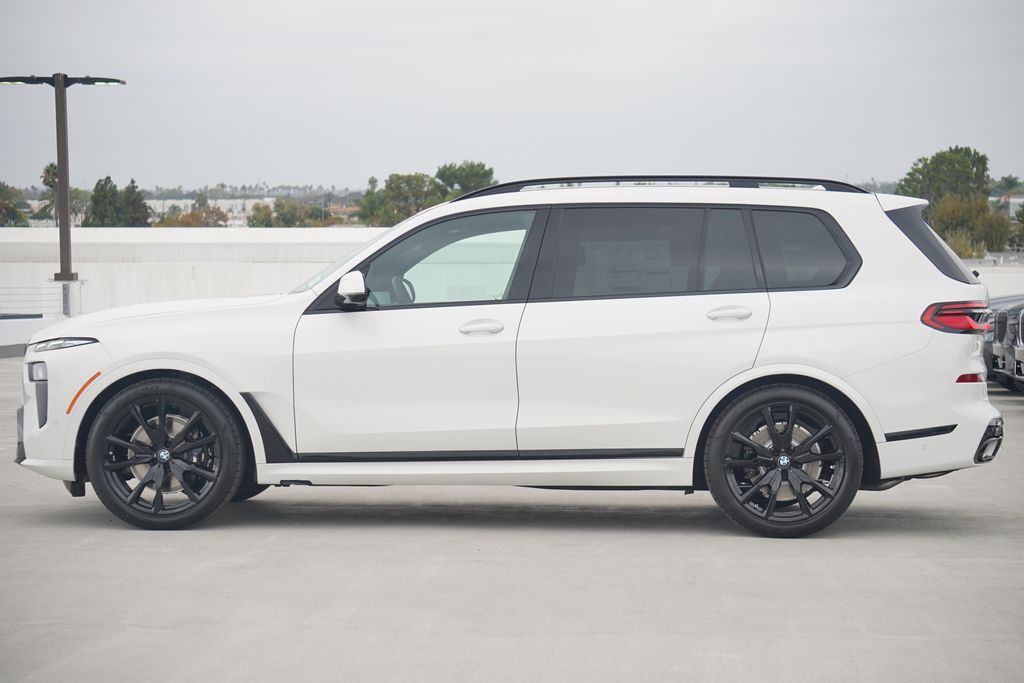 Thumbnail: 2026 BMW X7 - 4
