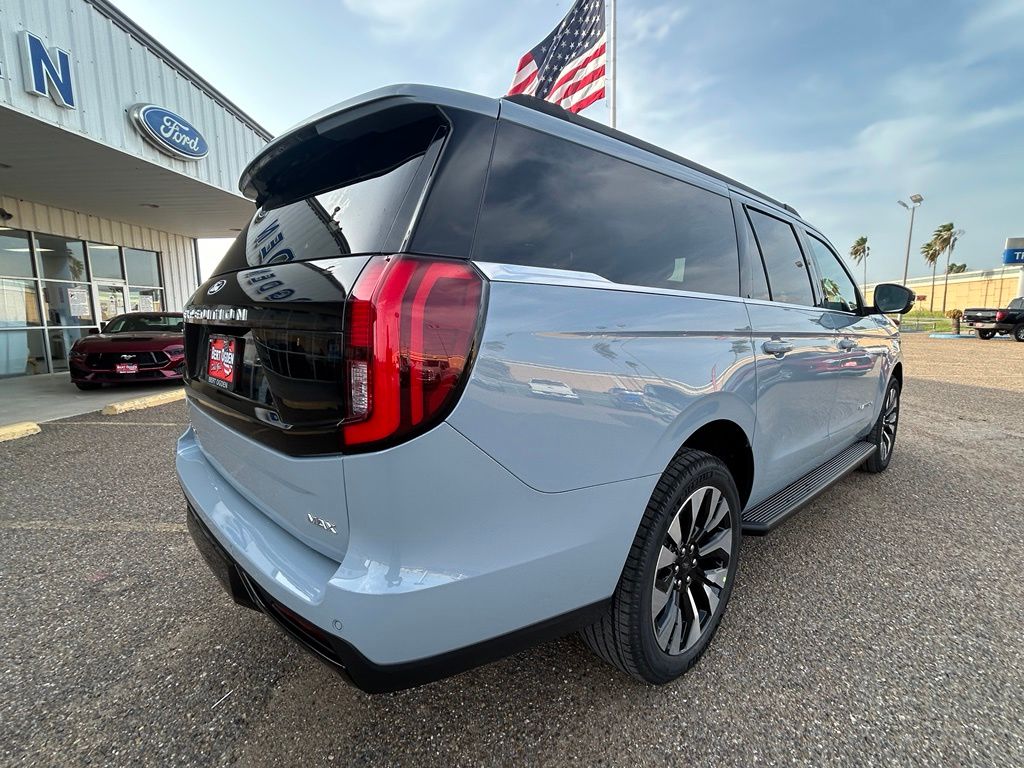 New 2027 Gray Ford Platinum image 7
