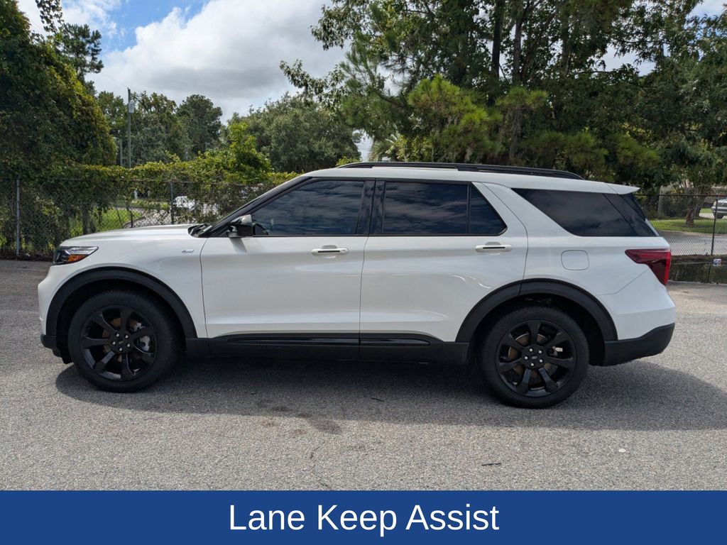 2023 Ford Explorer ST-Line