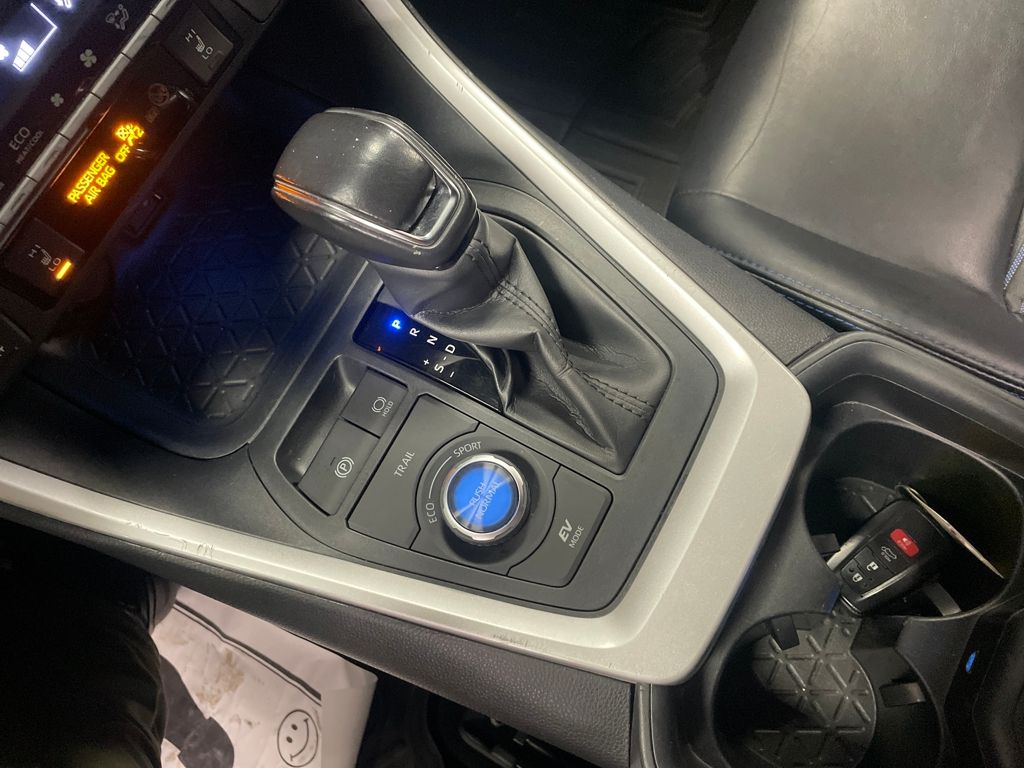 Certified Used 2019  Toyota XSE image 23