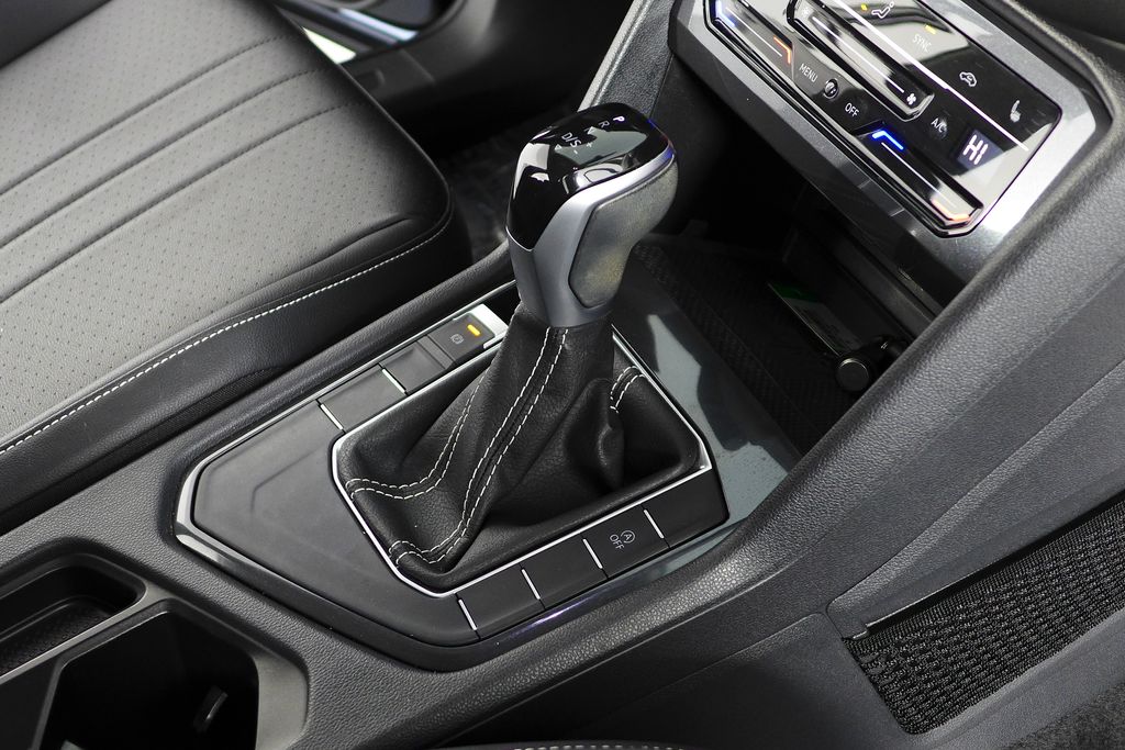 Thumbnail: 2022 Volkswagen Tiguan - 15