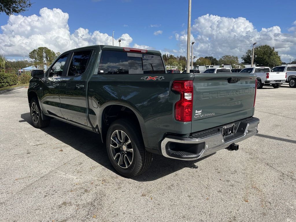 2025 Chevrolet Silverado 1500 LT 4