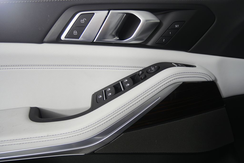 Thumbnail: 2026 BMW X5 - 8