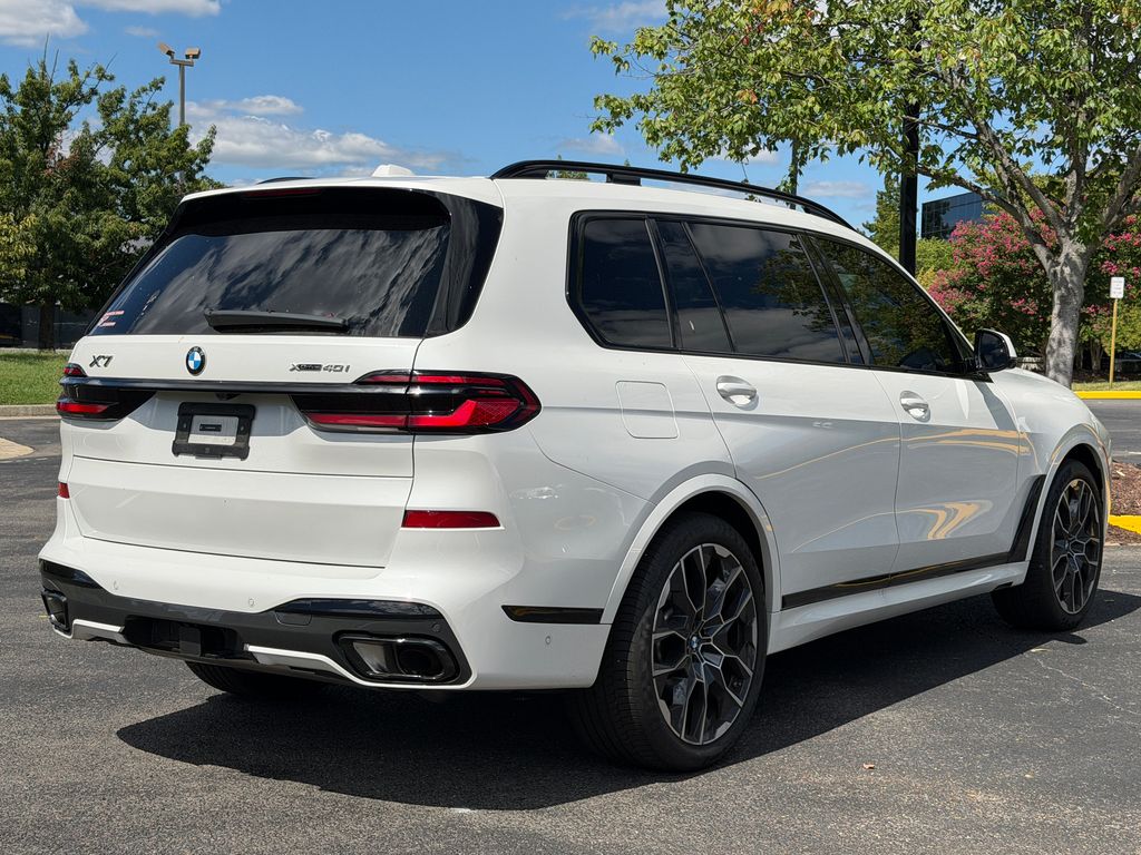 Thumbnail: 2024 BMW X7 - 4