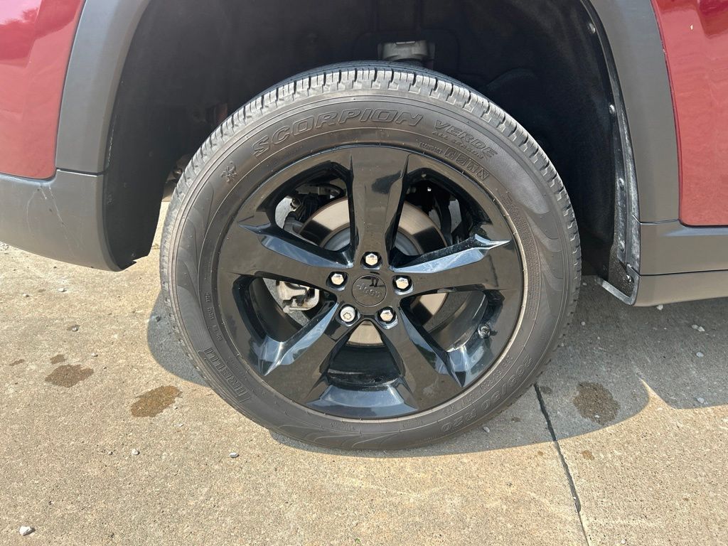Used 2025 Jeep Grand Cherokee SUV