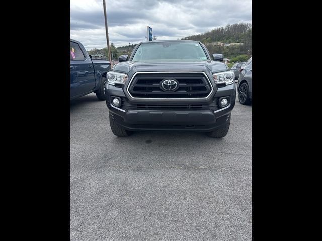 Magnetic Gray Metallic 2022 Toyota Tacoma SR5 V6 Double Cab 4WD Pickup Truck Four-Wheel Drive 6-Speed Automatic
