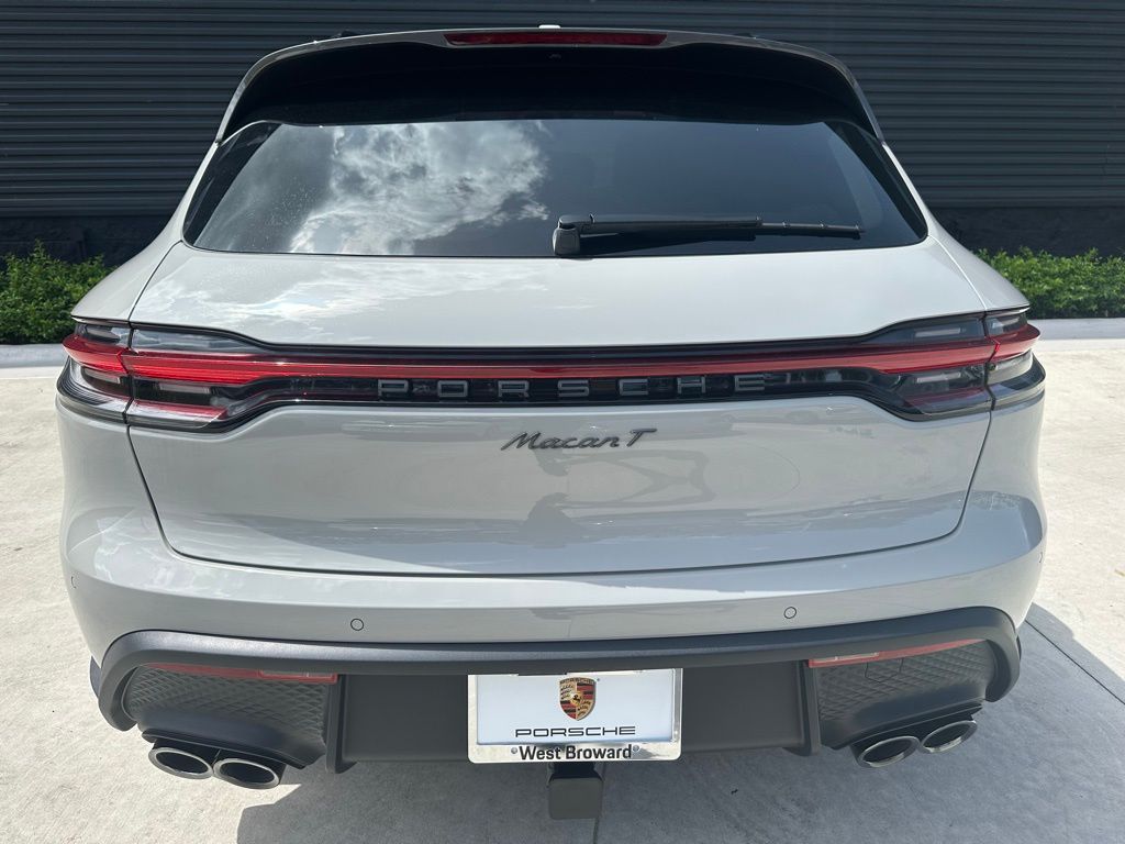 Thumbnail: 2025 Porsche Macan - 11