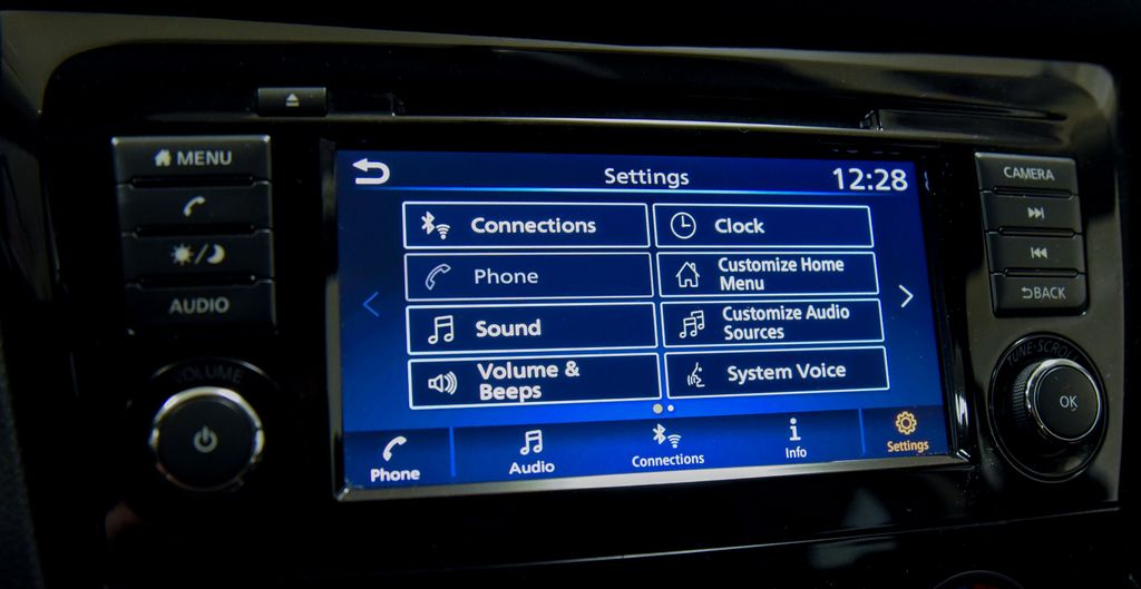 View vehicle photo 7