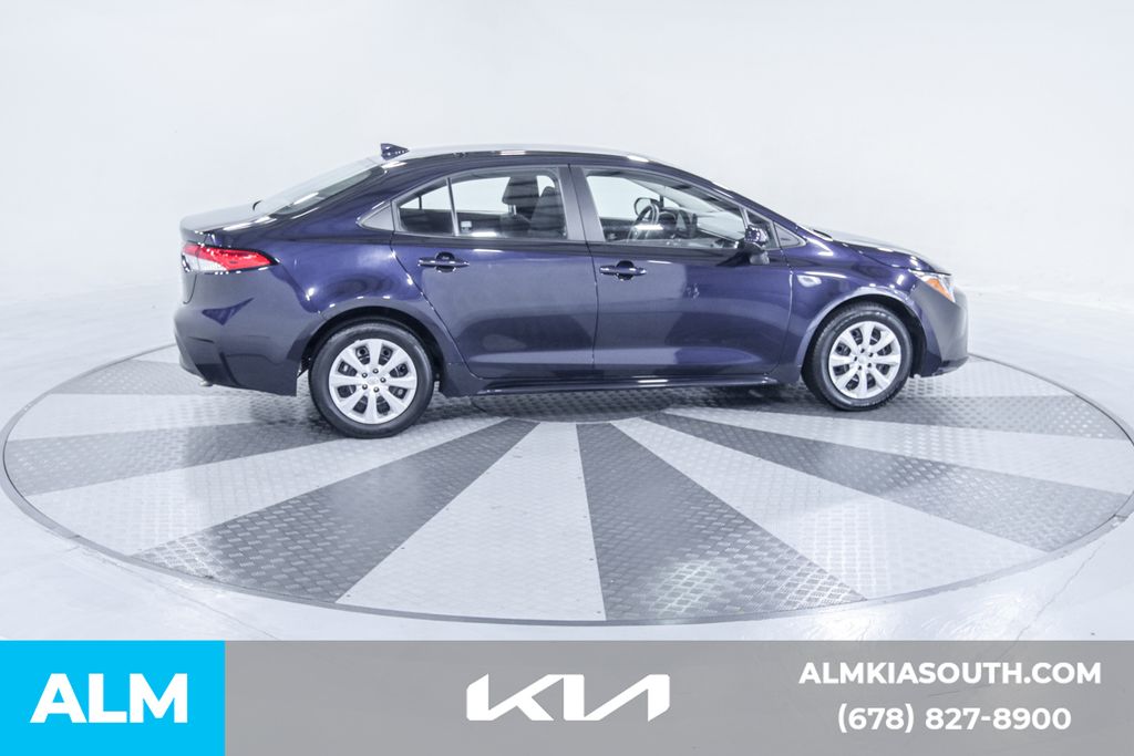 2023 Toyota Corolla LE photo 11