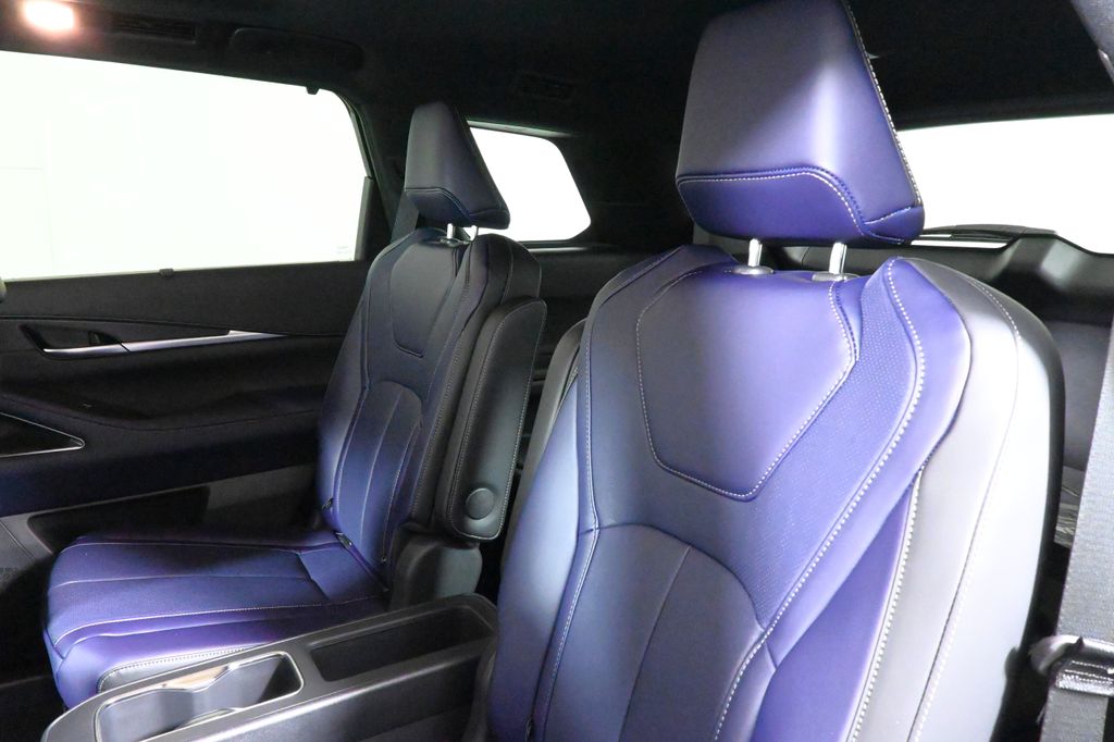 Thumbnail: 2026 INFINITI QX60 - 4