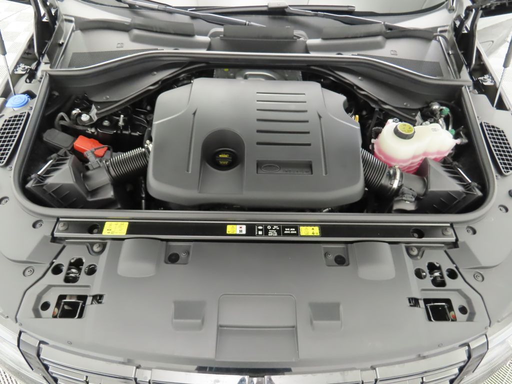 Thumbnail: 2025 Land Rover Range Rover Sport - 31