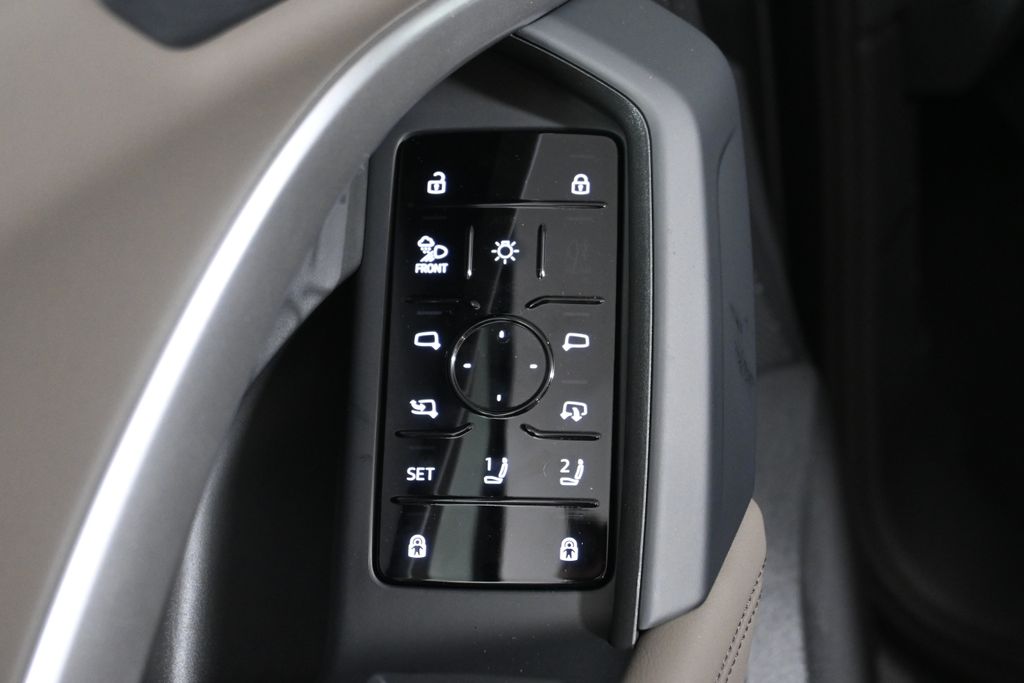 Thumbnail: 2025 Audi Q5 - 25