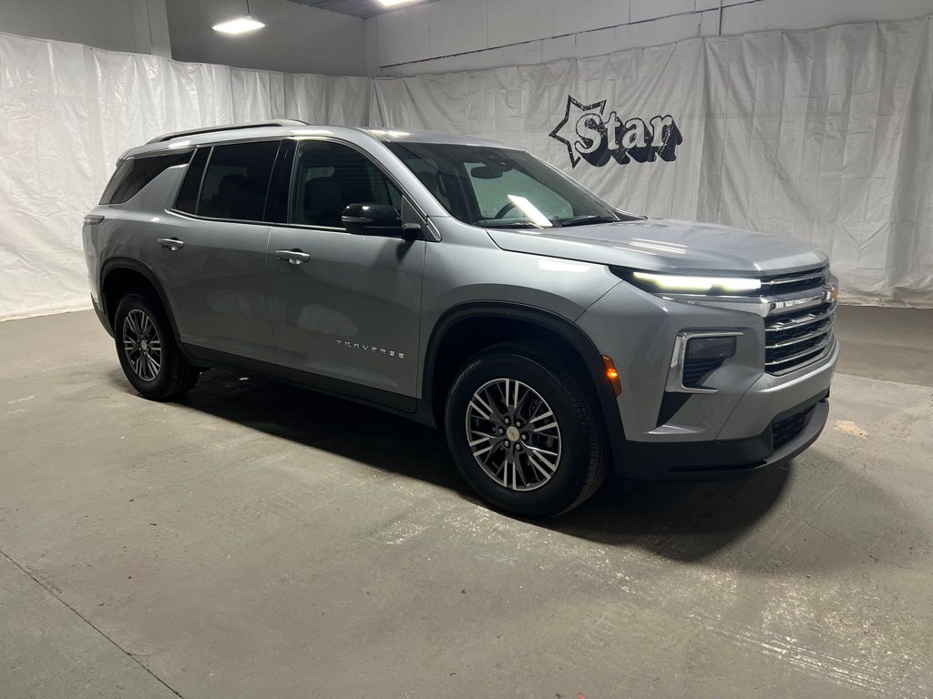 2025 Chevrolet Traverse LT FWD