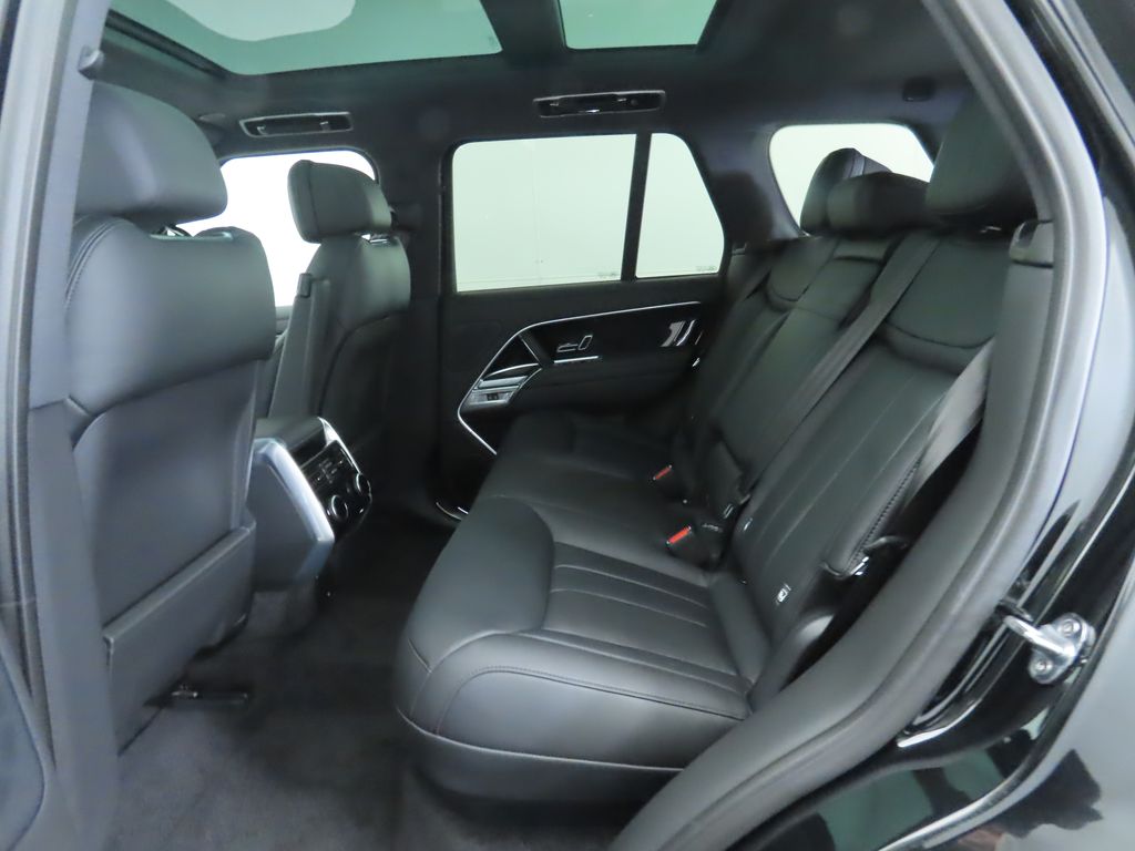Thumbnail: 2025 Land Rover Range Rover - 22