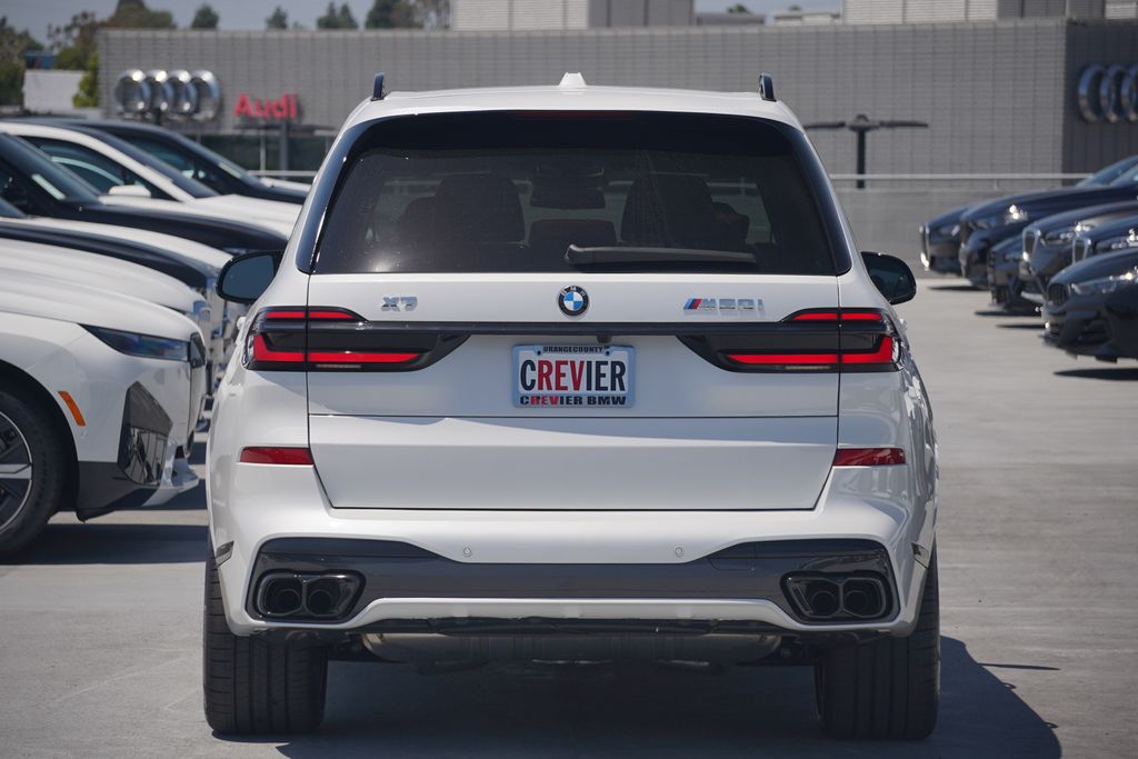 2025 BMW X7 M60i 6