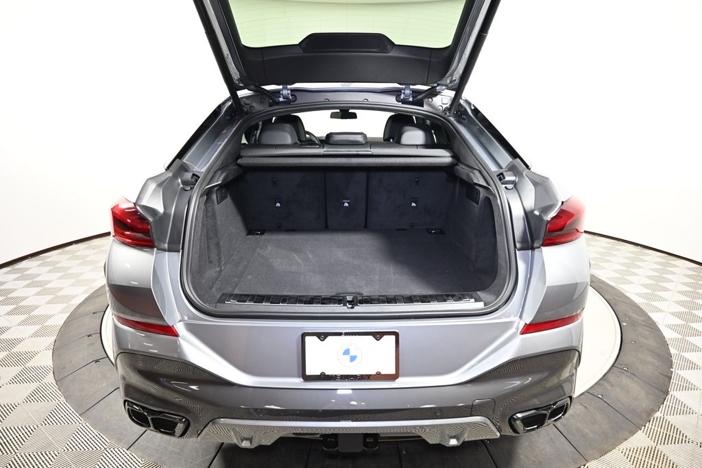 Thumbnail: 2026 BMW X6 - 10