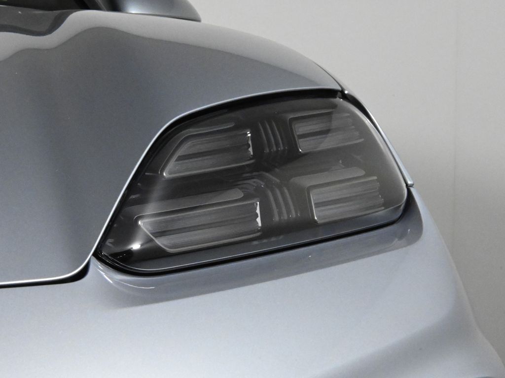 Thumbnail: 2025 Porsche Macan - 12