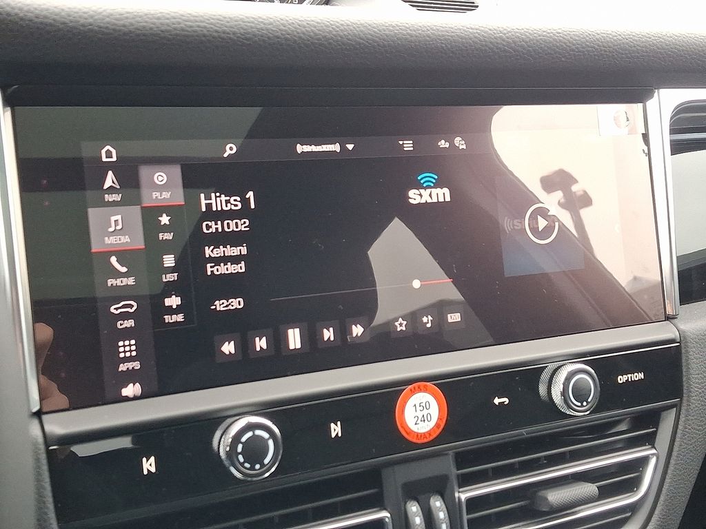 Thumbnail: 2026 Porsche Macan - 22