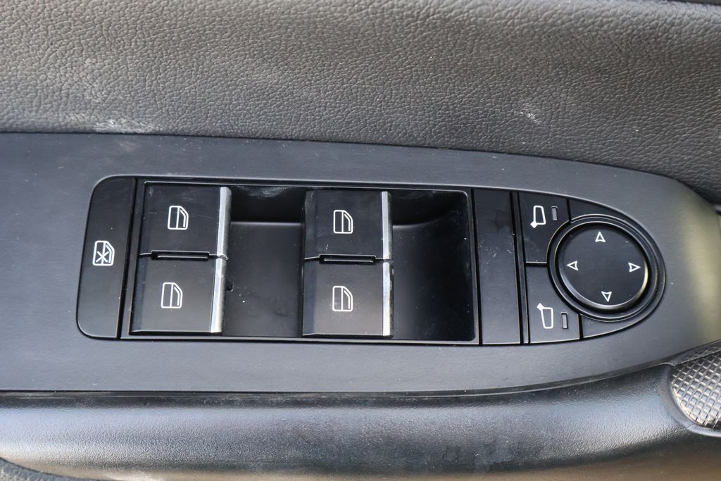 Thumbnail: 2025 Mazda CX-50 - 14