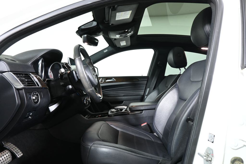 Thumbnail: 2016 Mercedes-Benz GLE - 3