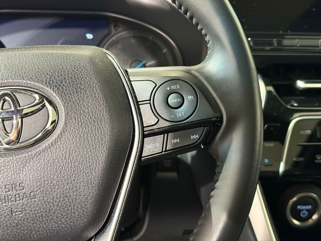 Thumbnail: 2023 Toyota Venza - 26