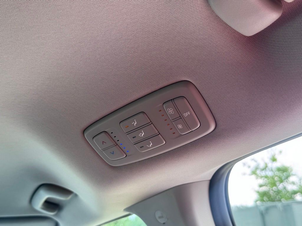 2024 Kia Carnival MPV LX Seat Package